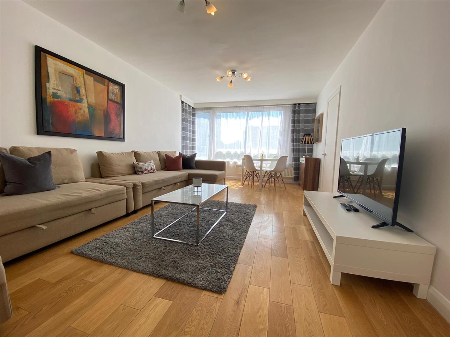 2 bed property in The Water Gardens, Hyde Park